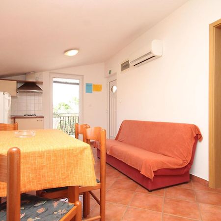 Apartments With A Parking Space Umag - 7039 Room photo