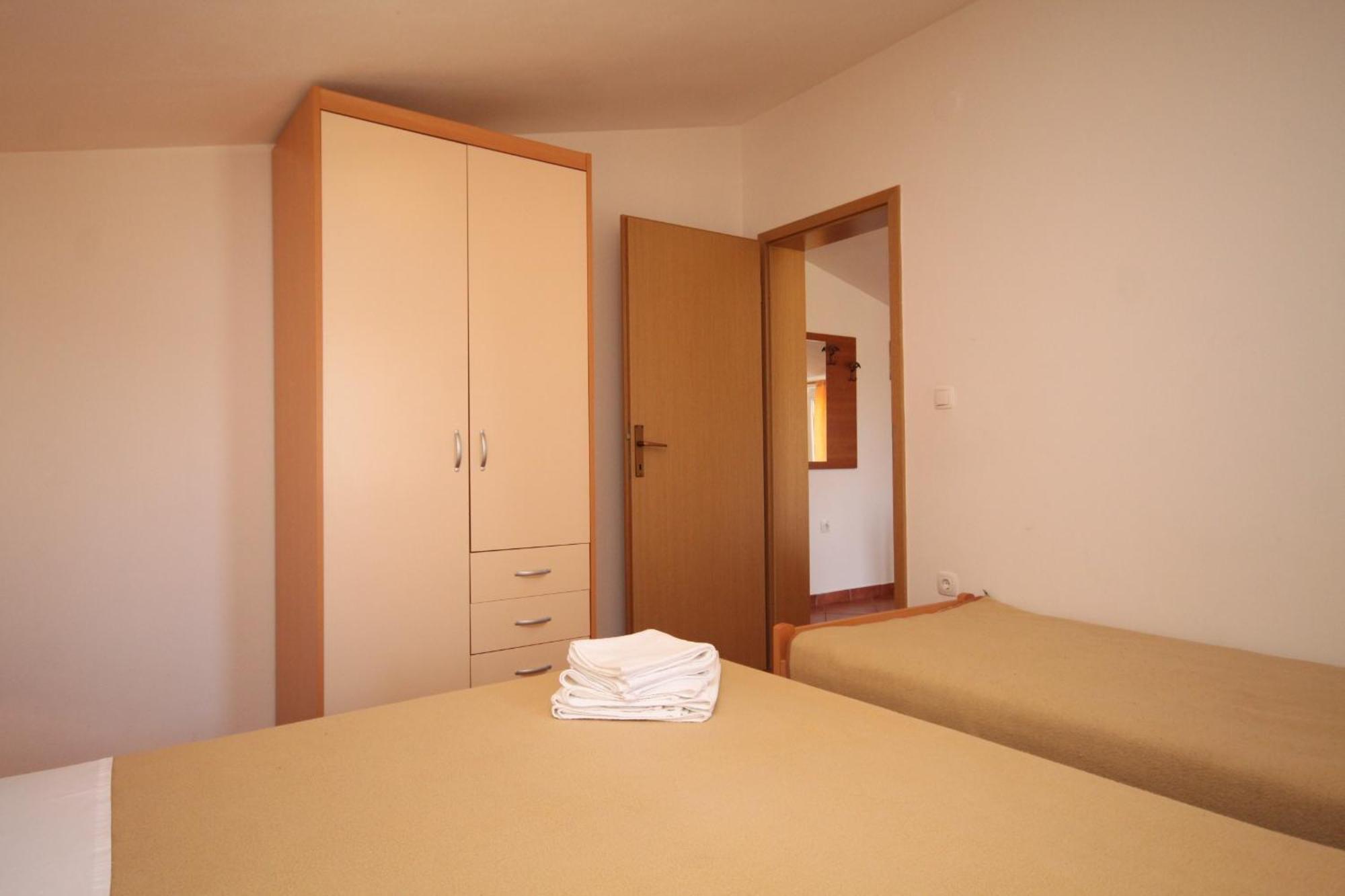 Apartments With A Parking Space Umag - 7039 Room photo