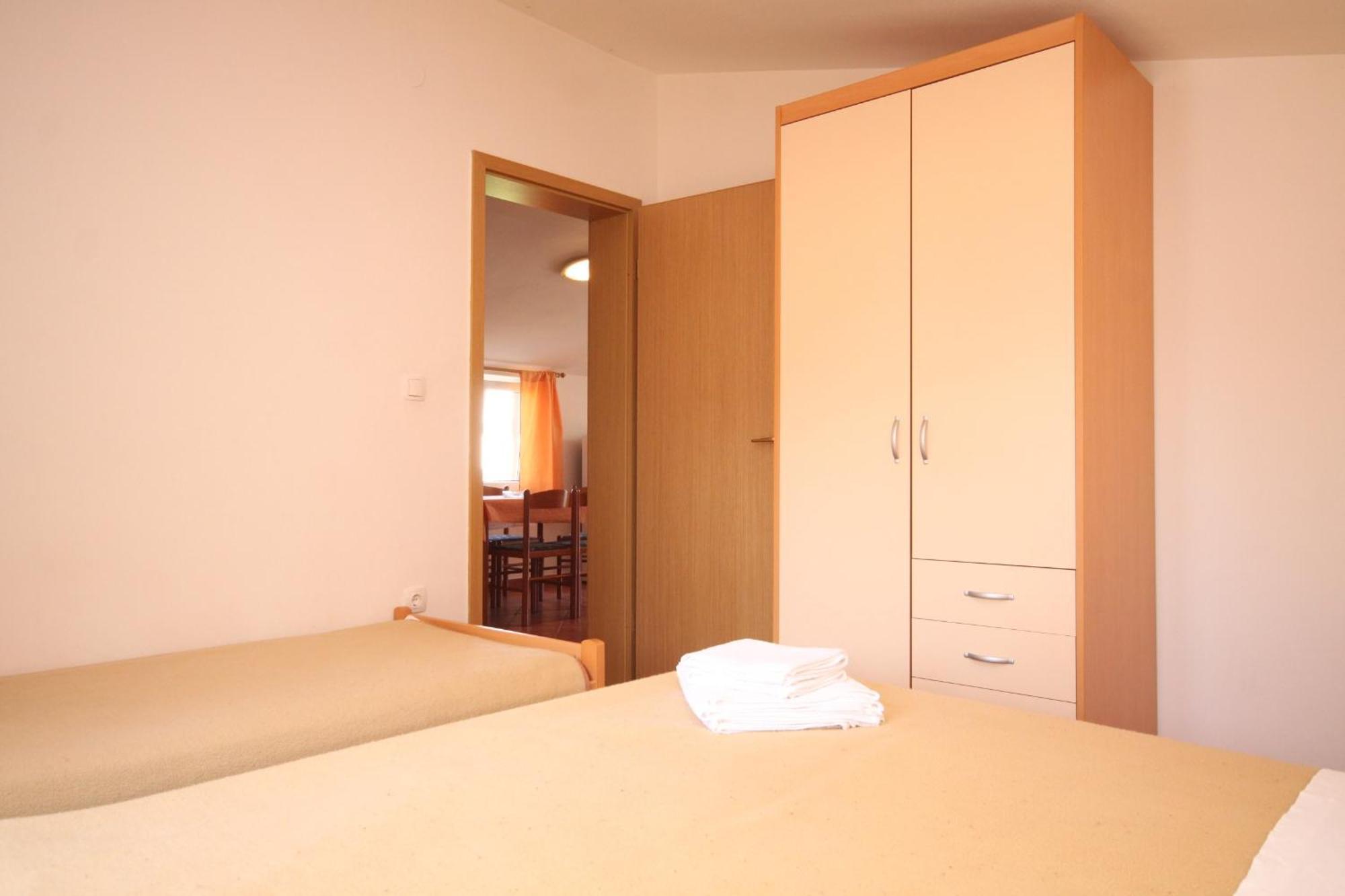 Apartments With A Parking Space Umag - 7039 Room photo